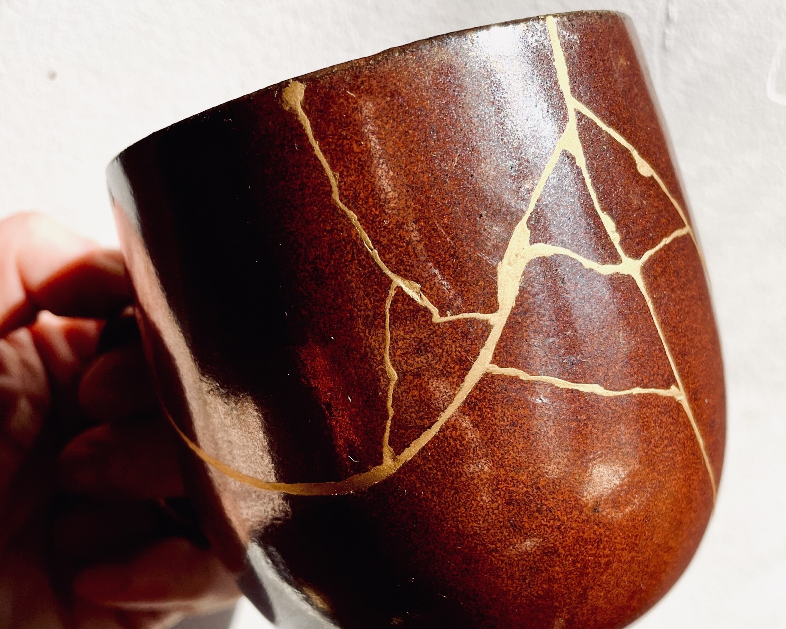 Wecandoo - Initiez-vous à l'art du kintsugi avec une touche d'or avec Sabrina - Image n°6