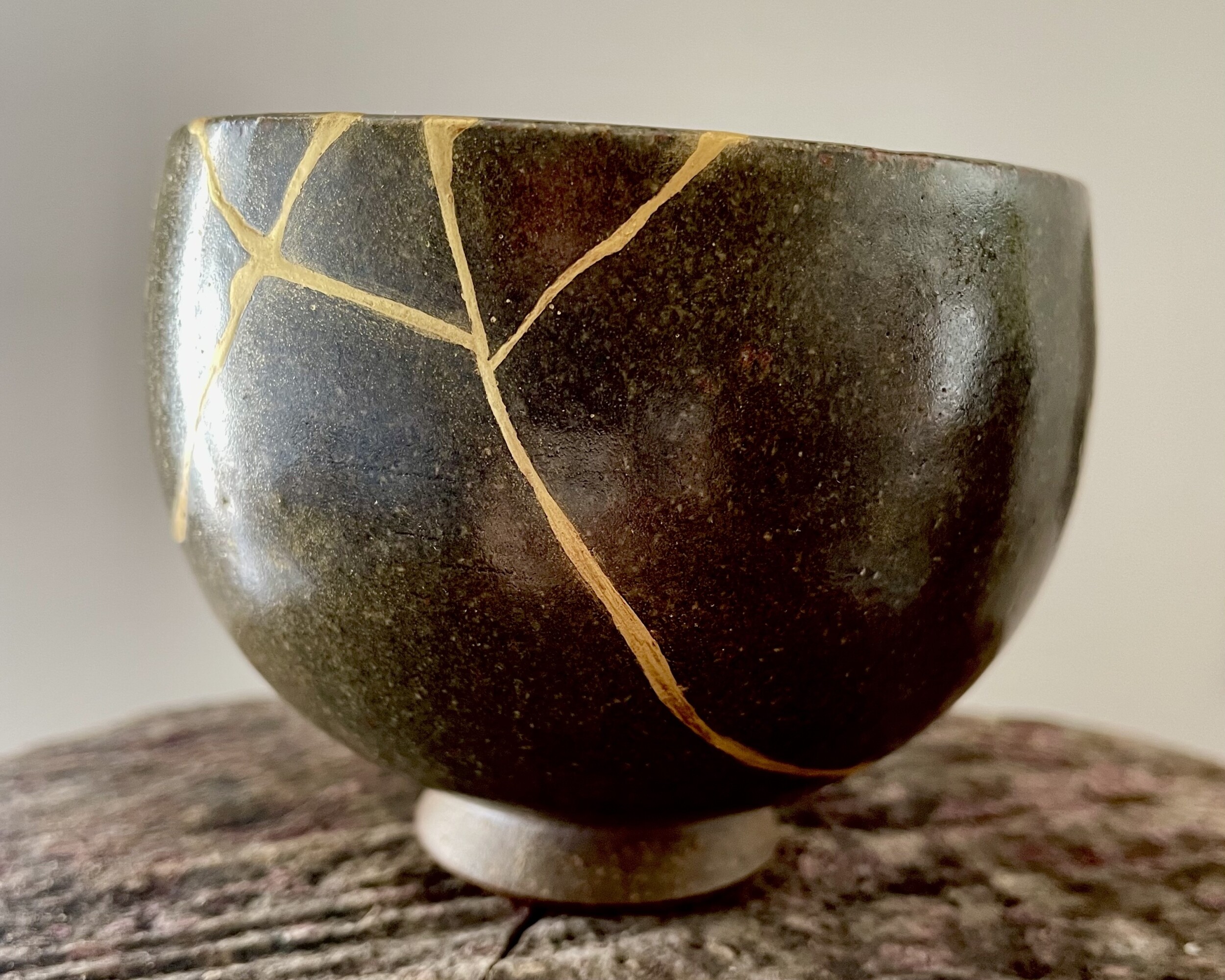 Wecandoo - Initiez-vous à l'art du kintsugi avec une touche d'or avec Sabrina - Image n°7