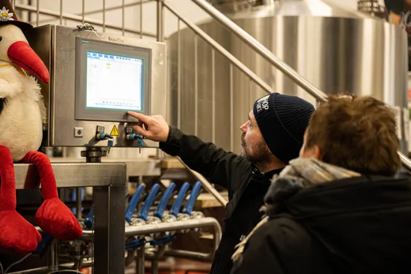 Visitez une microbrasserie et dégustez des bières et bretzels avec Marc et Philippe - Image n°1 - Wecandoo