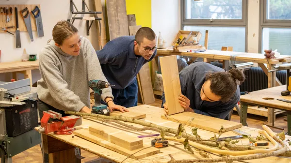 Réalisez votre tabouret design en bois avec Leelou - Image n°4 - Wecandoo