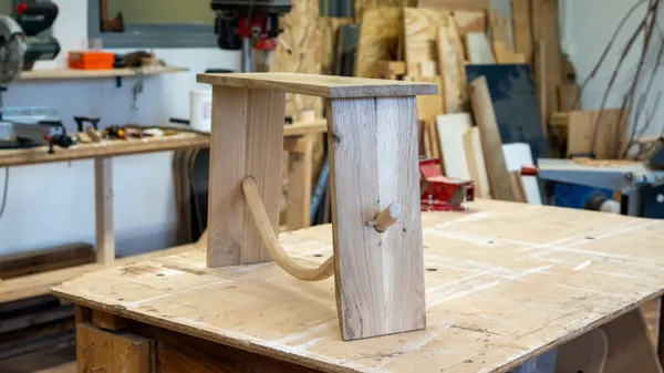 Wecandoo - Réalisez votre tabouret design en bois