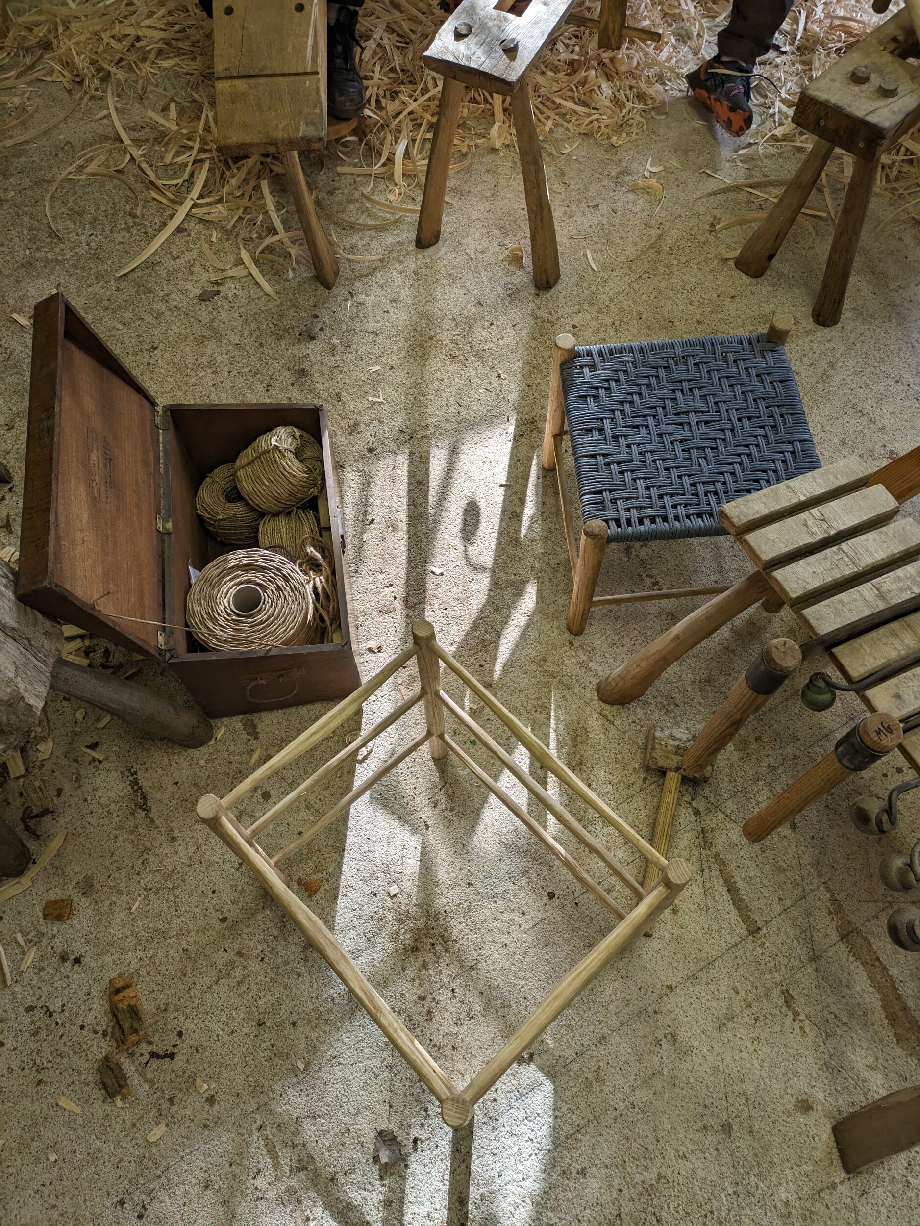 Wecandoo - Fabriquez votre tabouret à partir d'un arbre sur trois journées avec Mathieu - Afbeelding nr. 6