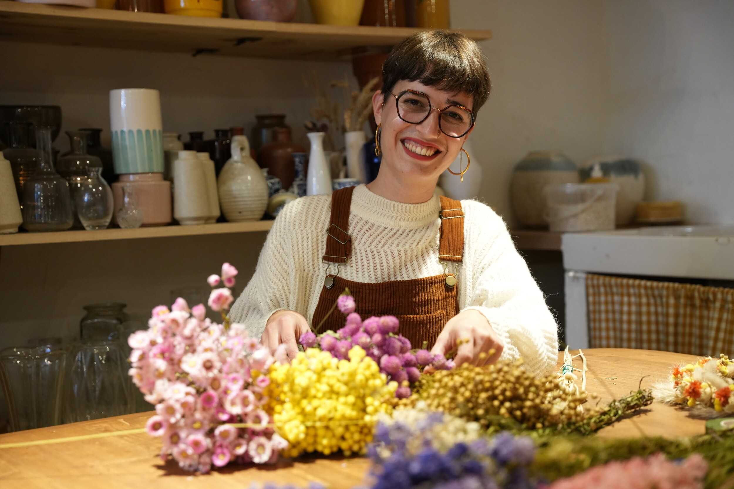 Wecandoo - Réalisez votre couronne murale en fleurs séchées avec Mathilde et Coline - Image n°1