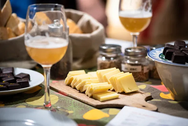 Dégustez des accords bières et fromages avec Nathalie - Image n°5 - Wecandoo