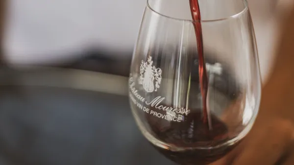 Initiez-vous à l'oenologie et dégustez des accords vins et fromages avec Emma - Afbeelding nr. 4 - Wecandoo