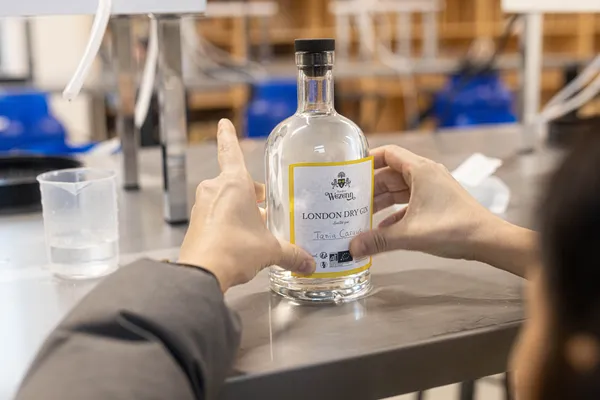Distillez votre gin avec Bernard - Image n°3 - Wecandoo
