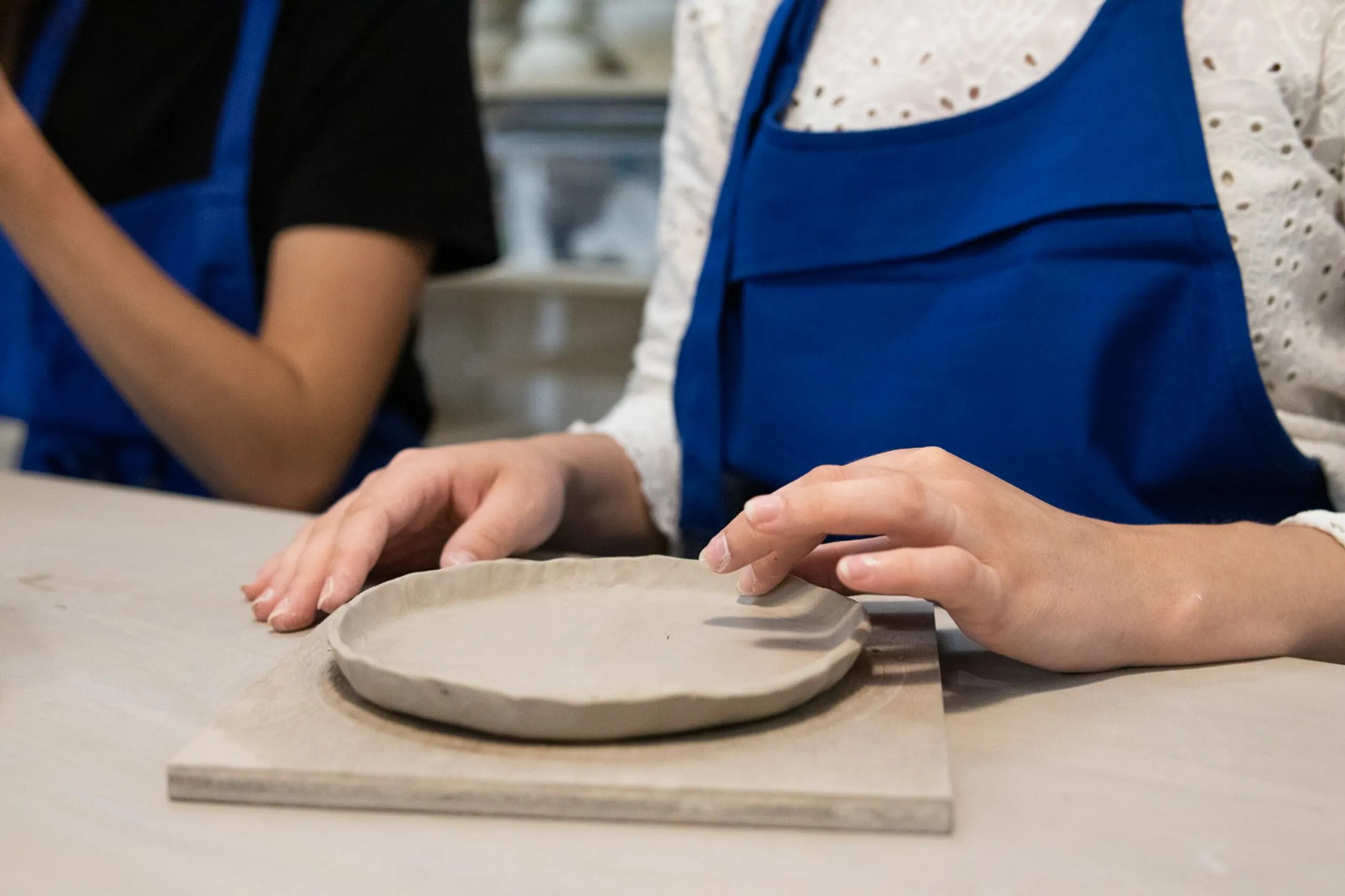 Découvrez l'art du modelage en famille in Paris