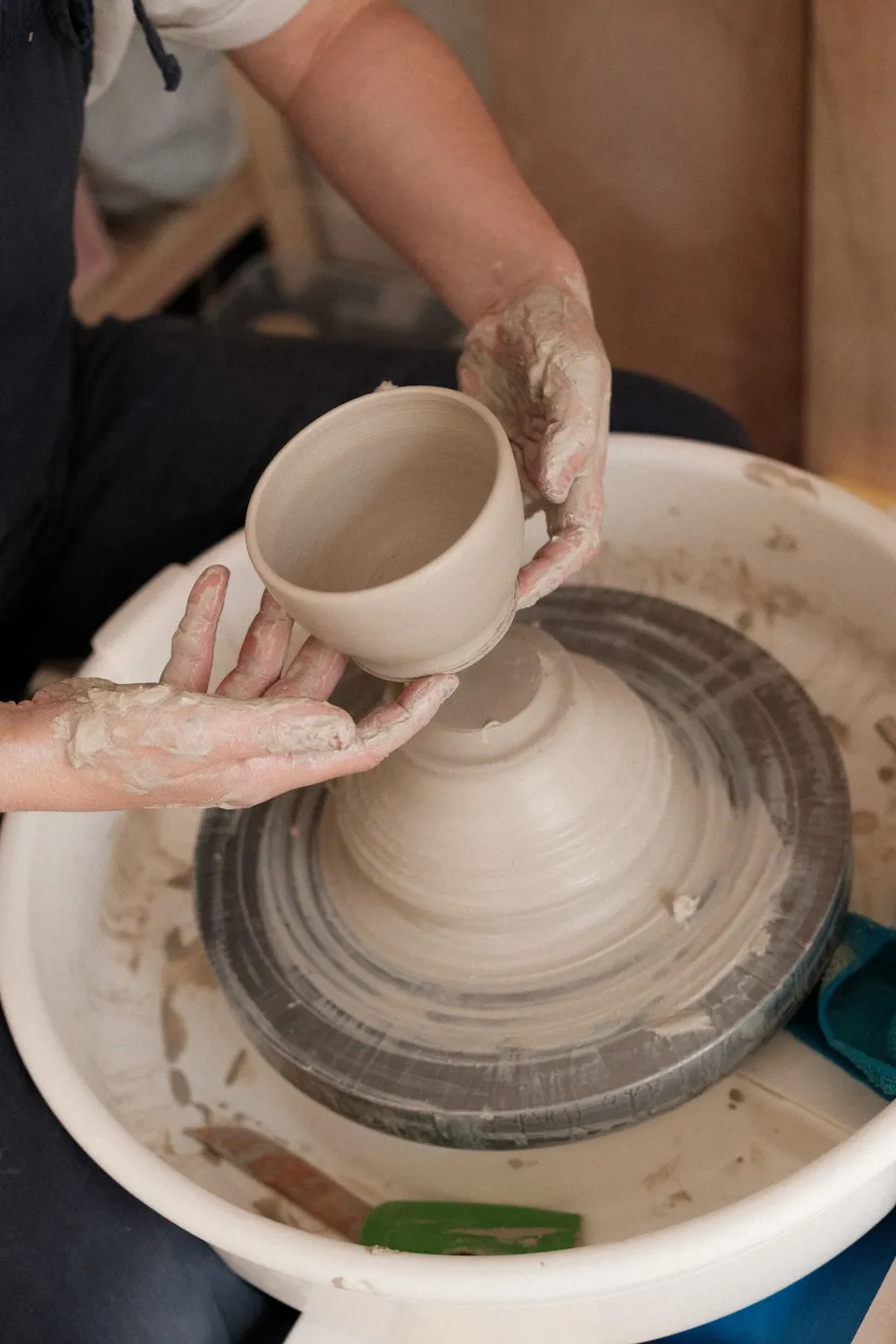 Initiez-vous au tour de potier avec Aurore - Image n°1 - Wecandoo