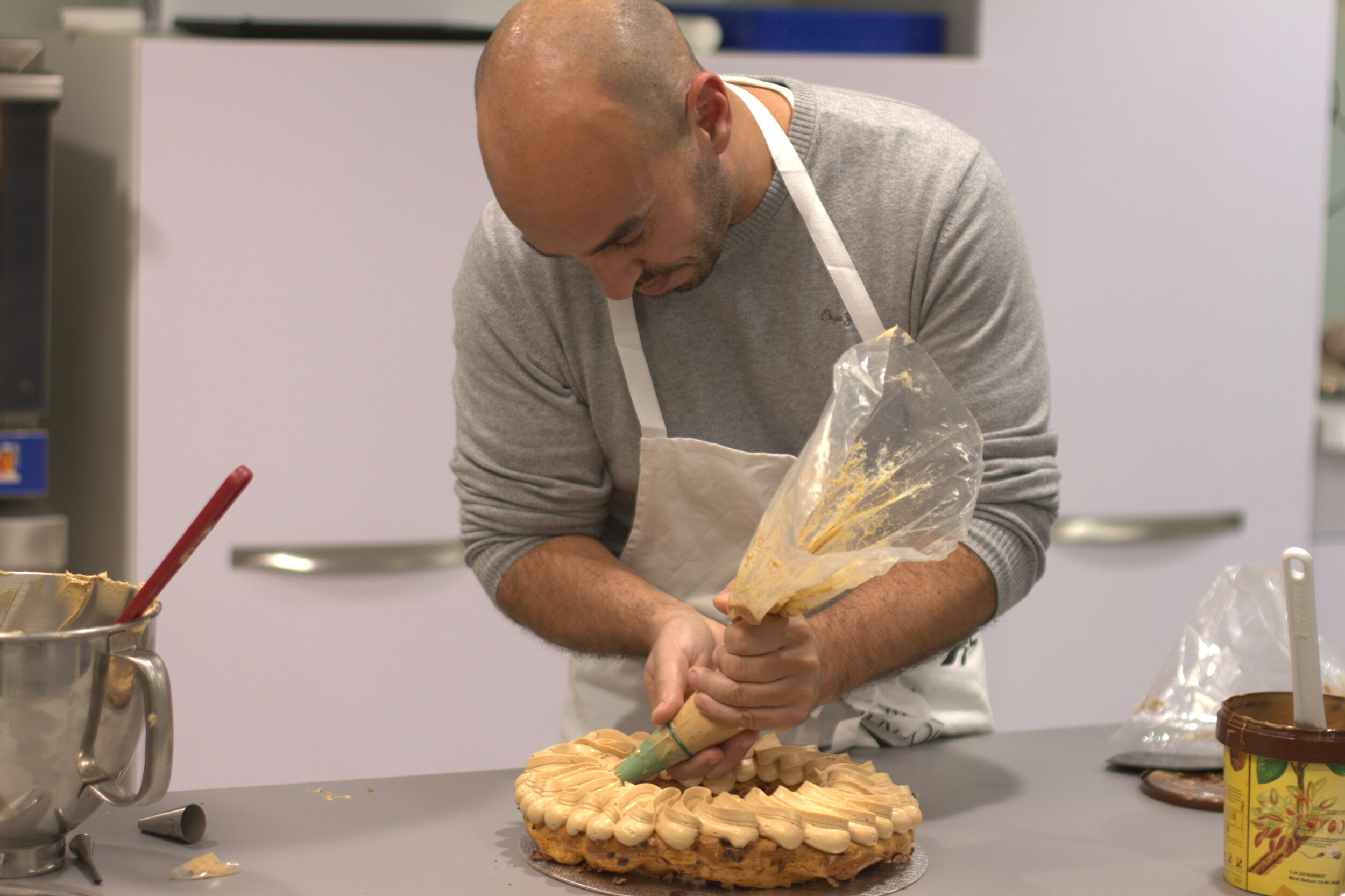 Wecandoo - Réalisez des classiques de la patisserie française avec Jonathan - Image n°2