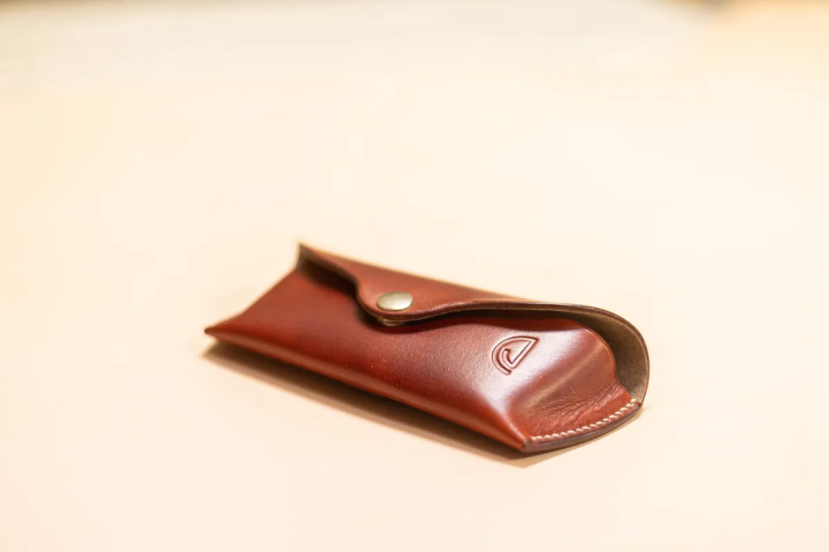 Fabriquez votre étui à lunettes en cuir