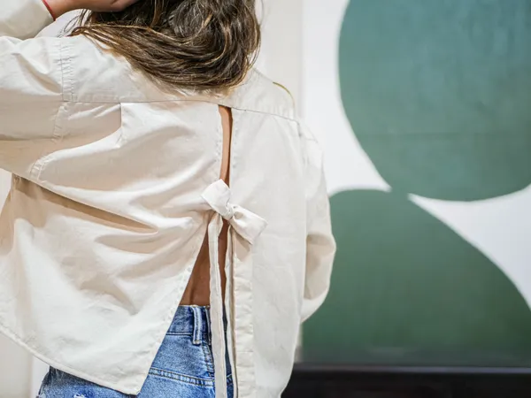 Créez votre blouse upcyclée à partir d'une chemise avec Pauline - Image n°3 - Wecandoo