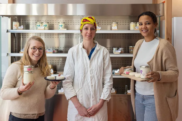 Fabriquez un St Marcell'eaux, du fromage frais et du fromage blanc avec Anaïs - Image n°3 - Wecandoo