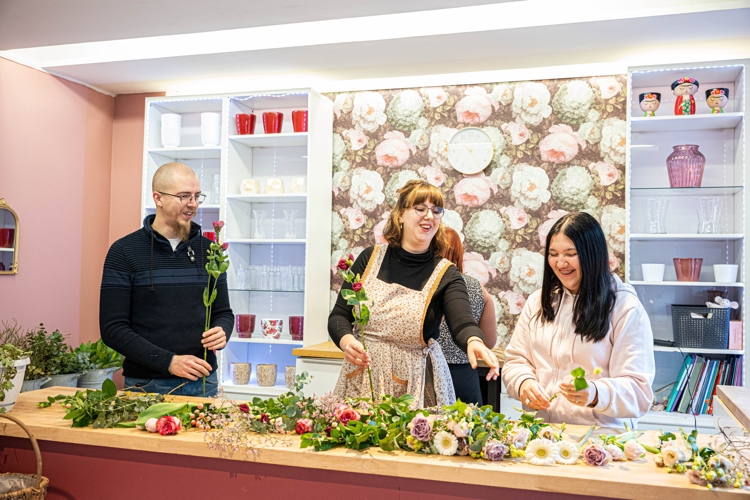 Wecandoo - Réalisez votre bouquet de fleurs fraîches avec Marie - Image n°2