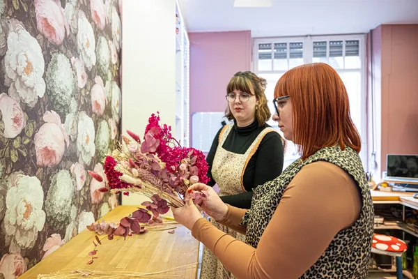 Réalisez votre bouquet de fleurs séchées avec Marie - Image n°2 - Wecandoo