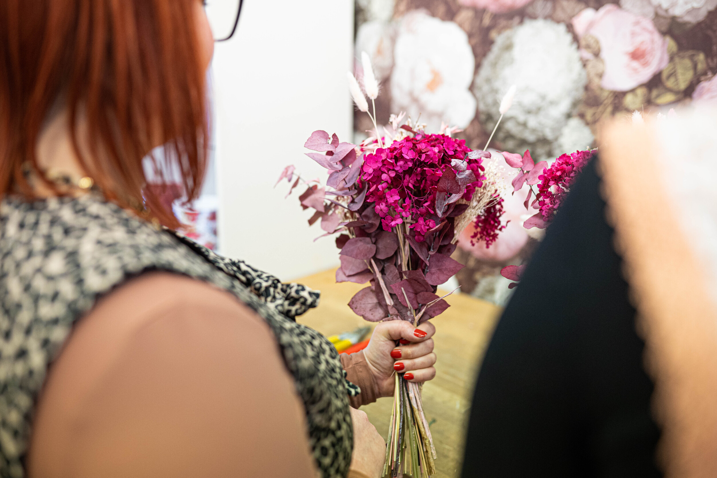 Wecandoo - Réalisez votre bouquet de fleurs séchées avec Marie - Image n°5