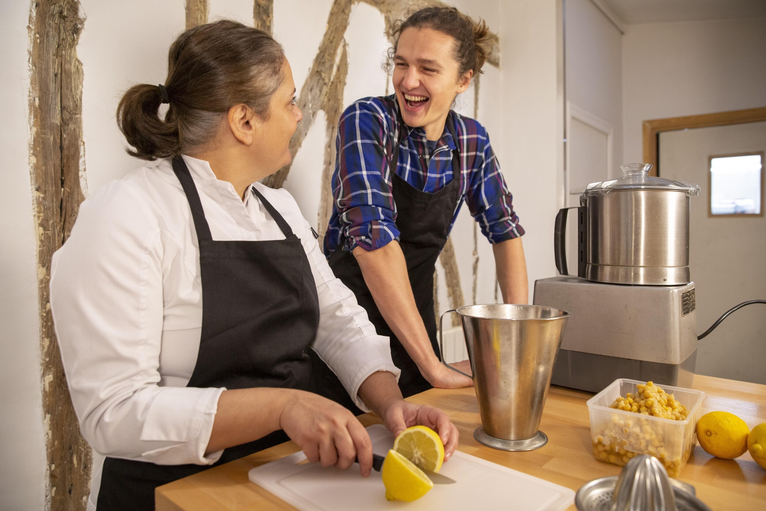 Wecandoo - Offrez à votre équipe une expérience culinaire autour des saveurs libanaises avec Gabrielle - Image n°7