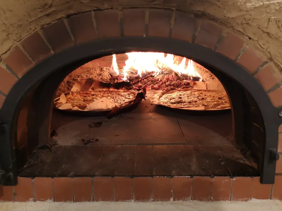 Réalisez et dégustez vos pizzas en équipe avec Antoine - Image n°1 - Wecandoo