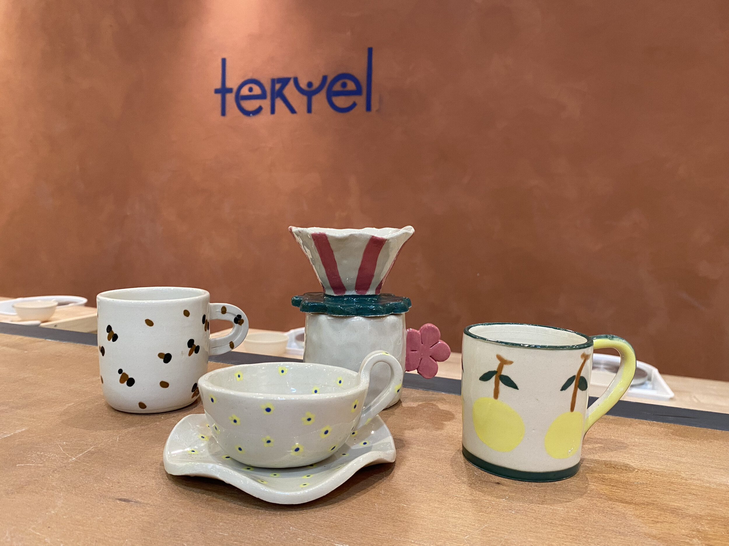 Modelez vos tasses de bureau en équipe