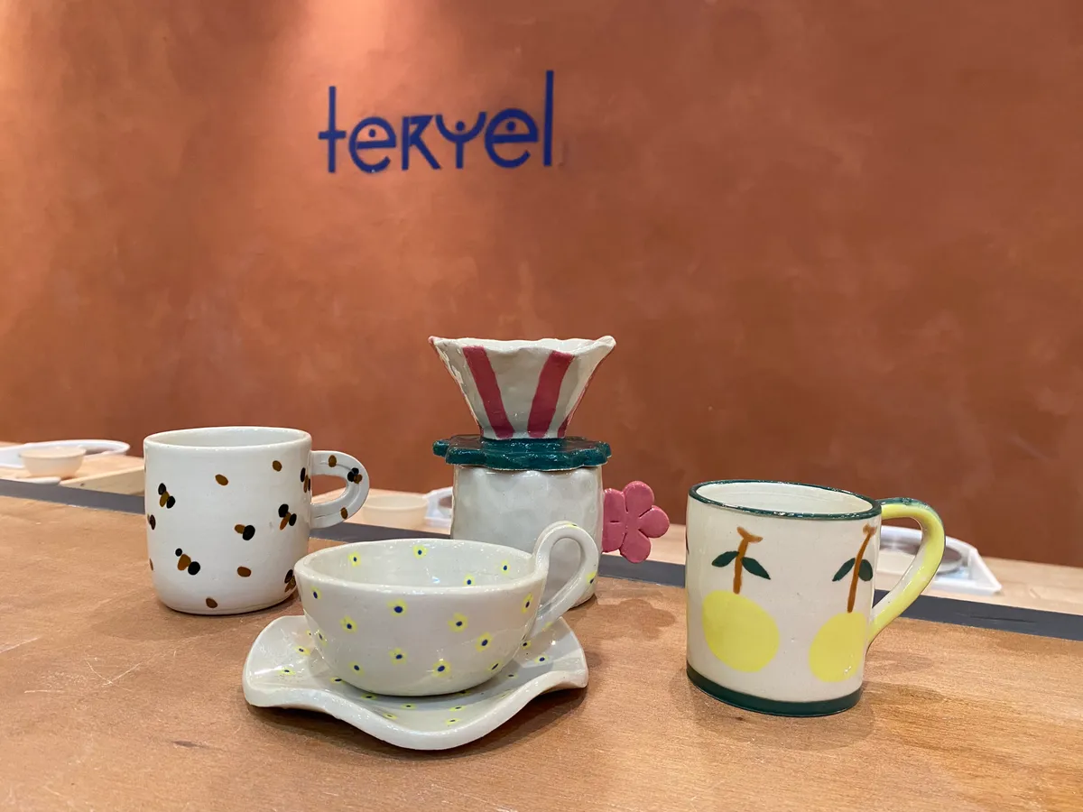 Modelez vos tasses de bureau en équipe