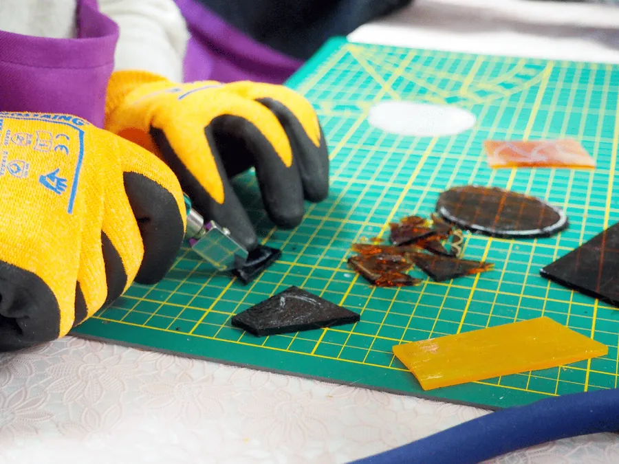 Réalisez votre suspension en vitrail Tiffany avec Marine - Image n°1 - Wecandoo