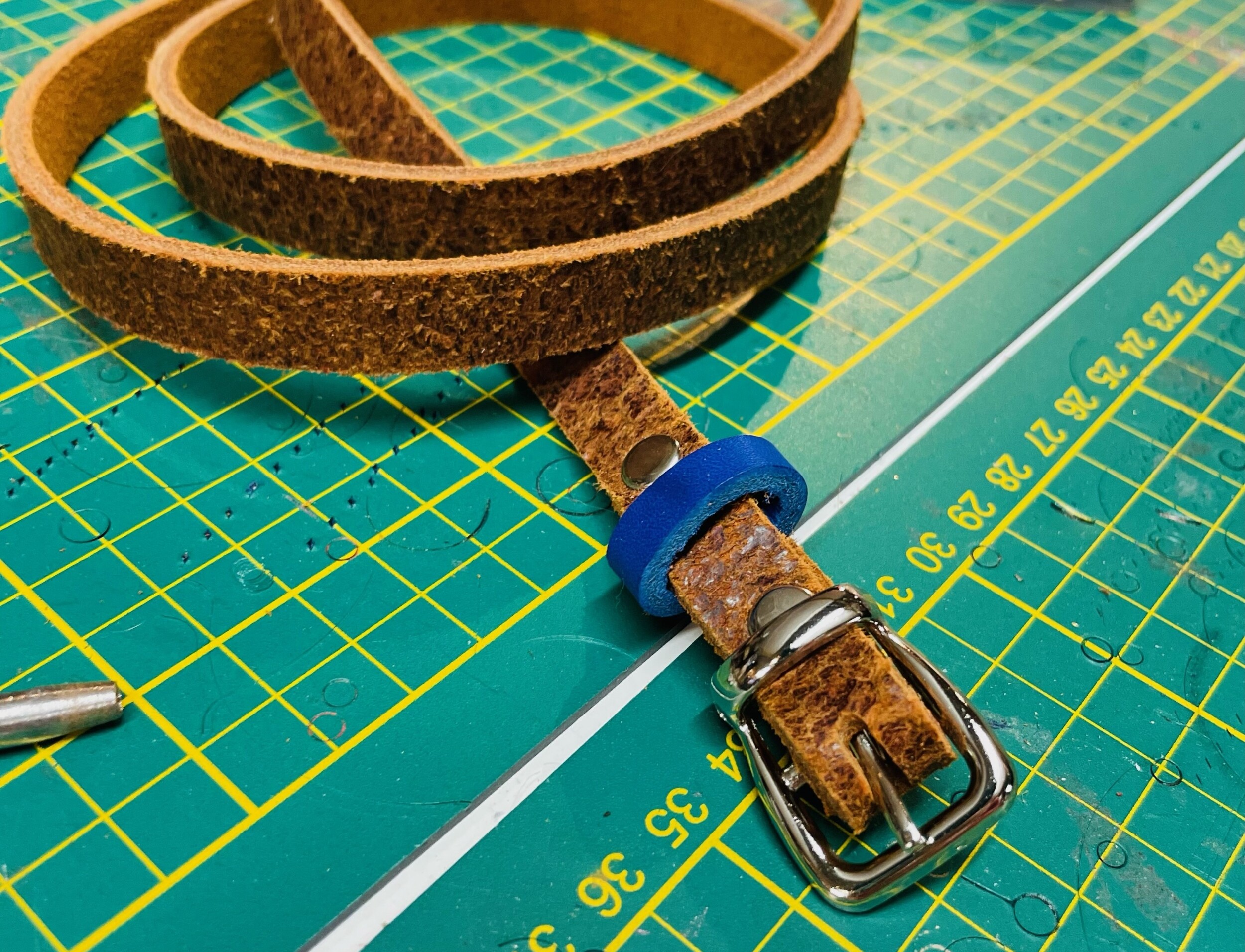 Wecandoo - Design your own personalised leather belt with Géraldine - Image n°9