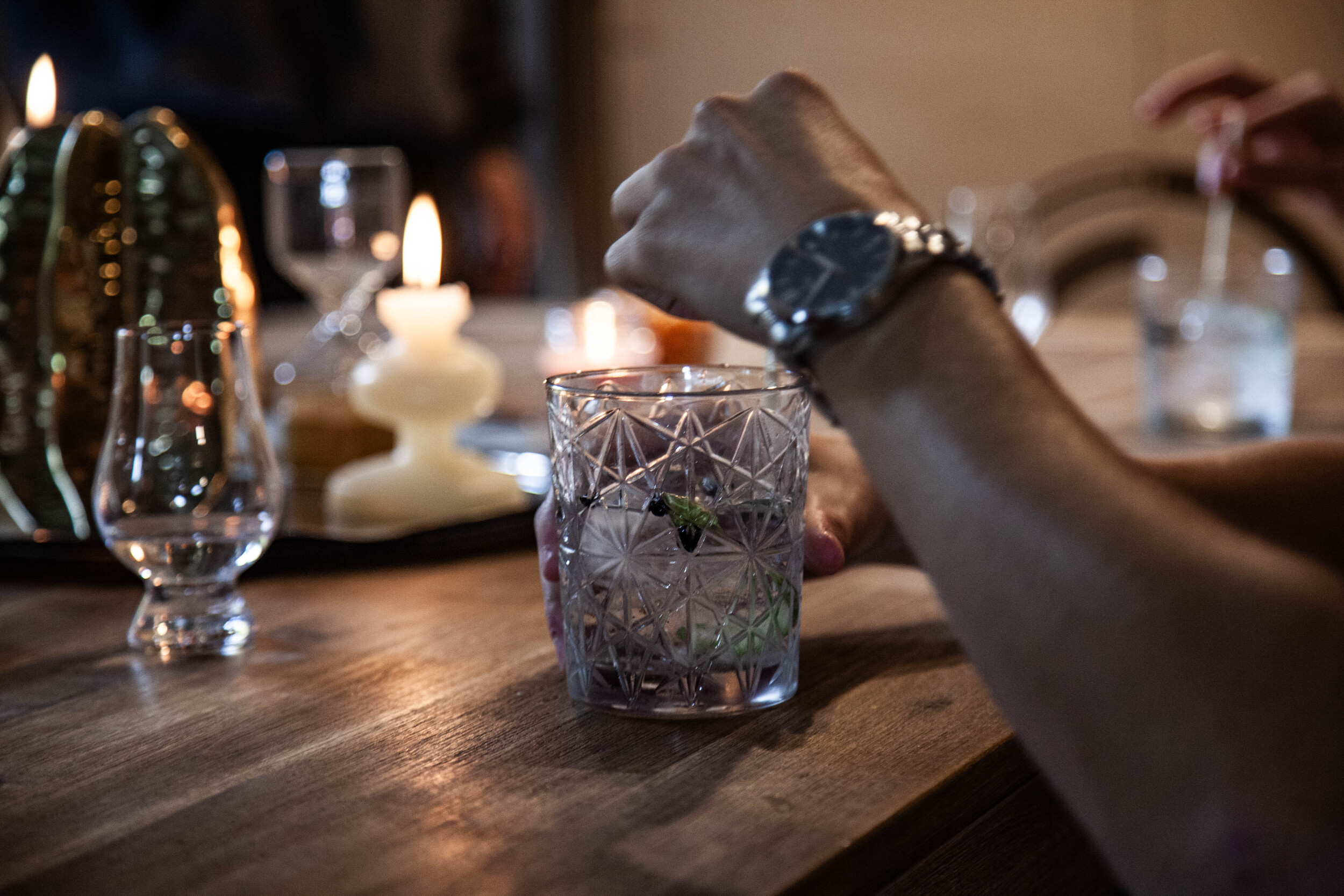 Créez et dégustez des cocktails exclusifs à base de gin avec Quentin - Image n°7 - Wecandoo