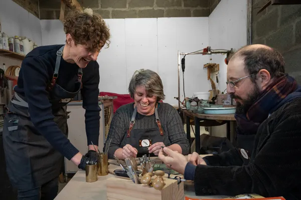 Réalisez votre bijou ciselé avec Charlotte - Image n°3 - Wecandoo