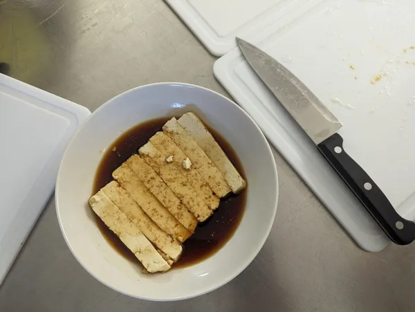 Apprenez les techniques de base pour cuisiner le tofu avec Patrick - Image n°2 - Wecandoo