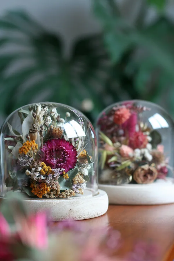 Réalisez votre cloche de fleurs séchées - Image n°2 - Wecandoo