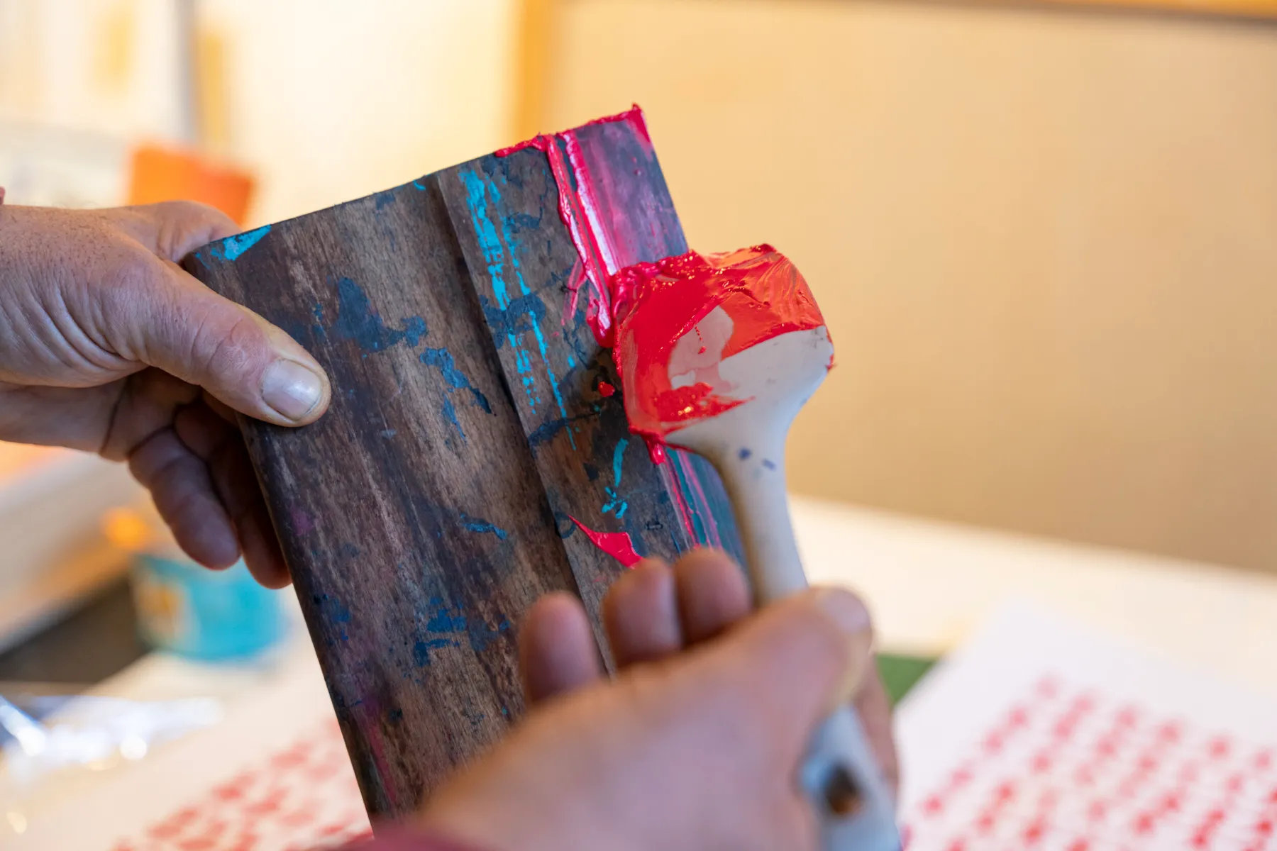 Découvrez la sérigraphie sur textile et papier avec votre enfant - Image n°1 - Wecandoo