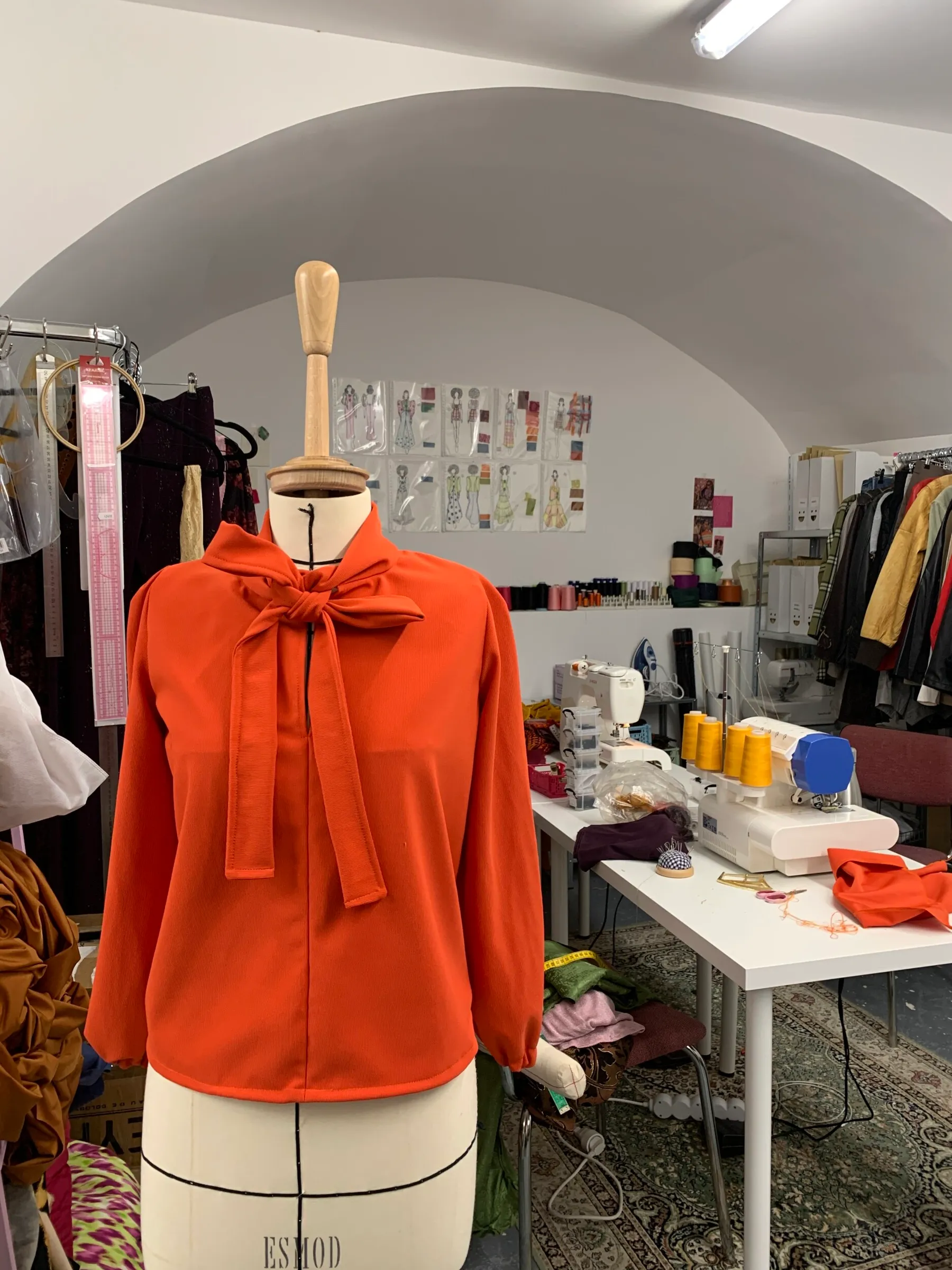 Apprenez à retoucher vos vêtements sans machine avec Esther - Image n°5 - Wecandoo