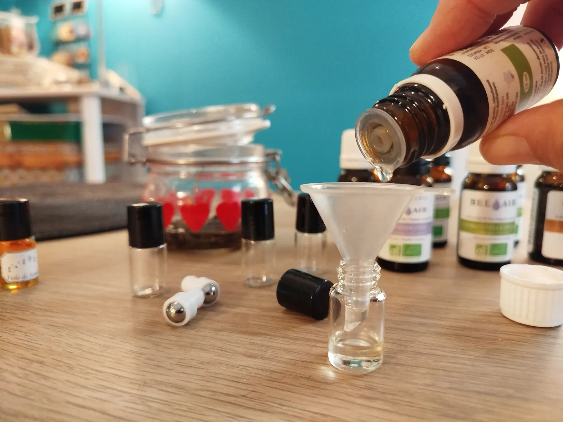 Réalisez votre roll-on d'huiles essentielles avec Marie - Image n°1 - Wecandoo