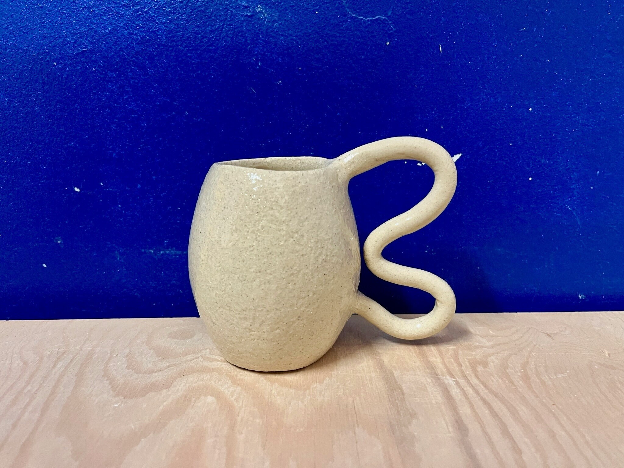 Modelez votre superbe tasse en céramique