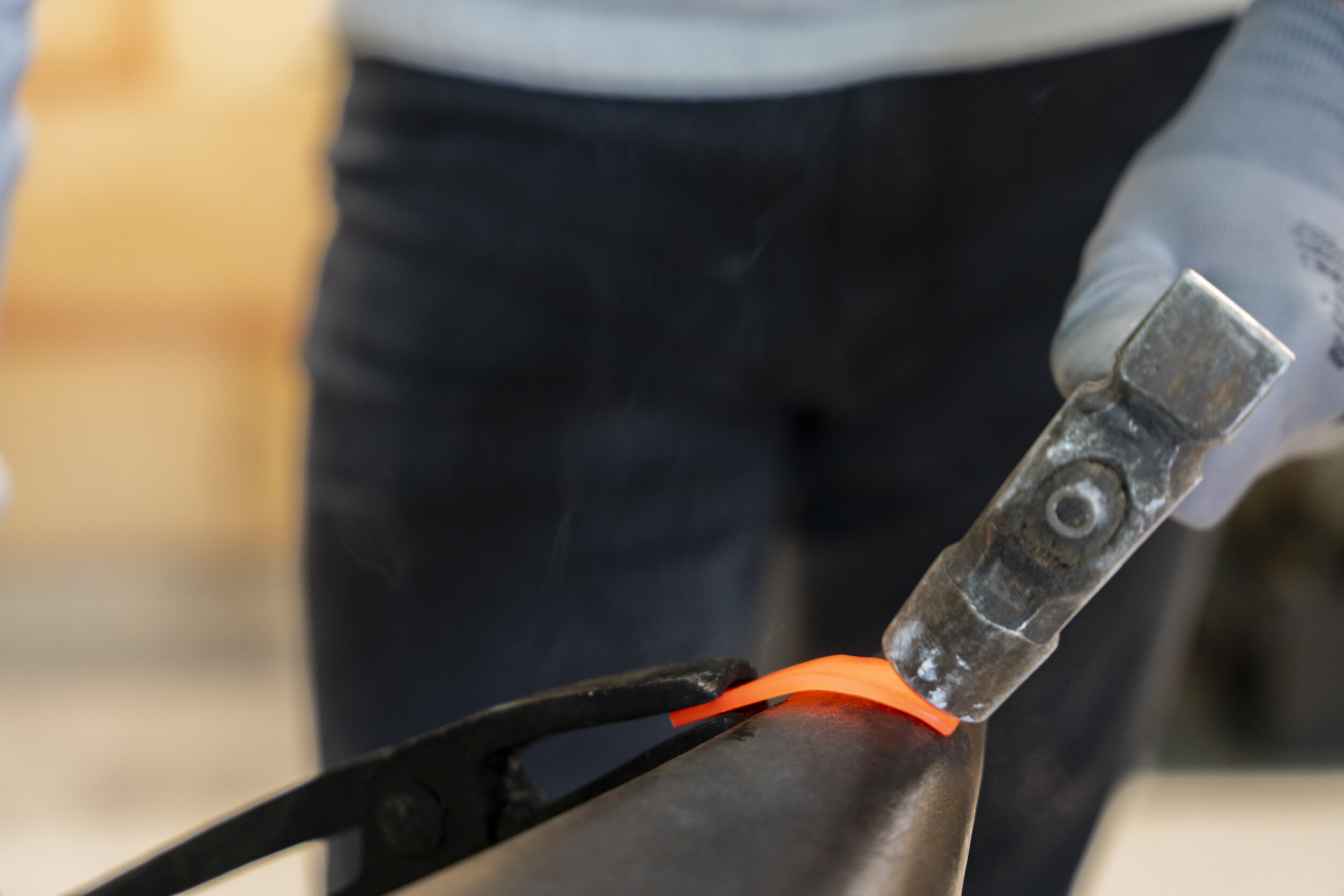 Découvrez le travail du métal en équipe