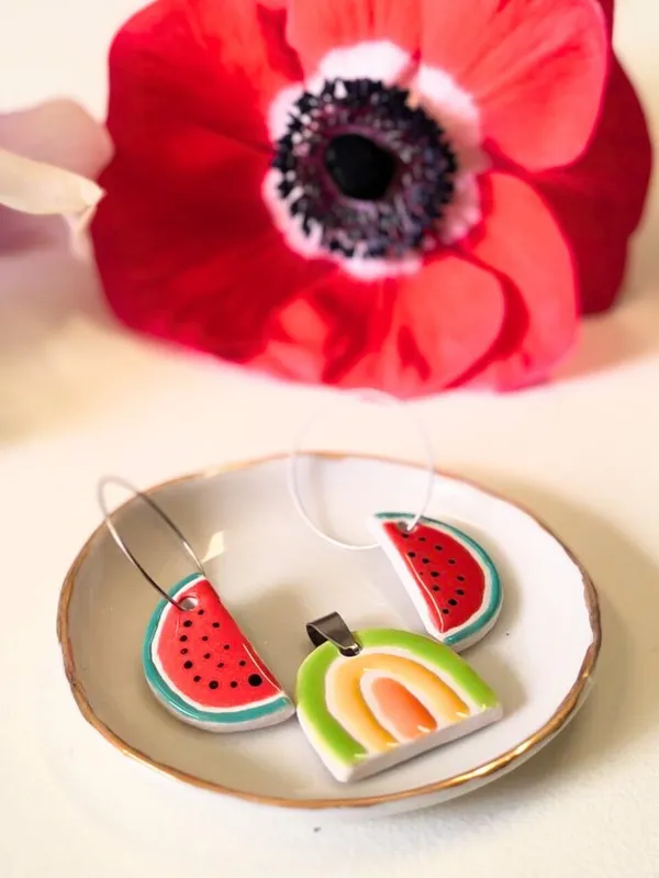 Fabriquez votre parure de bijoux en céramique avec Laura et son équipe - Image n°2 - Wecandoo