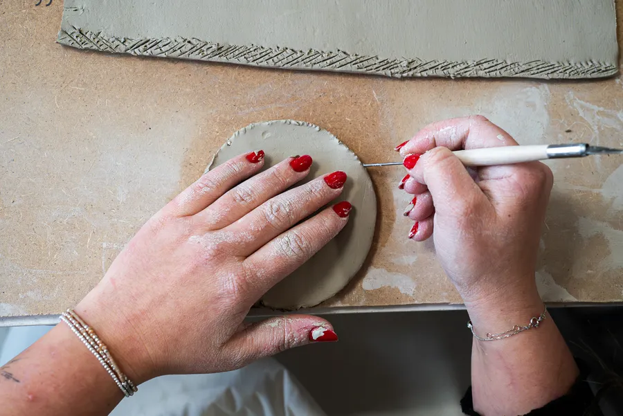 Modelez votre pièce en céramique au choix avec Agnès - Image n°1 - Wecandoo