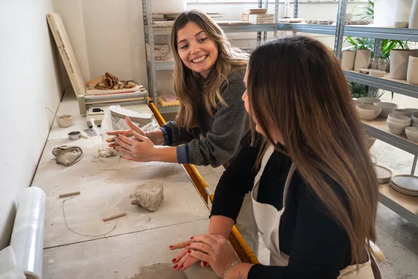 Modelez votre pièce en céramique au choix avec Agnès - Image n°2 - Wecandoo