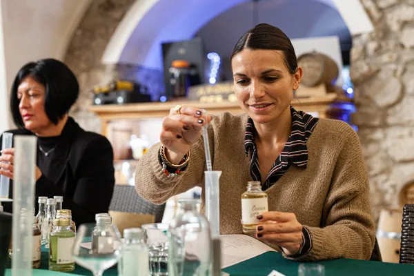 Élaborez votre propre recette de pastis avec Nathalie - Image n°3 - Wecandoo