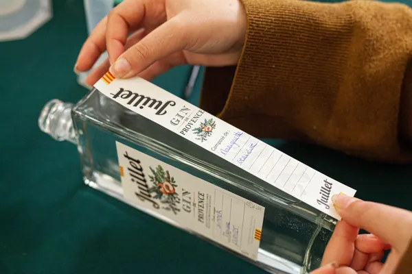 Élaborez votre propre recette de gin avec Nathalie - Image n°3 - Wecandoo