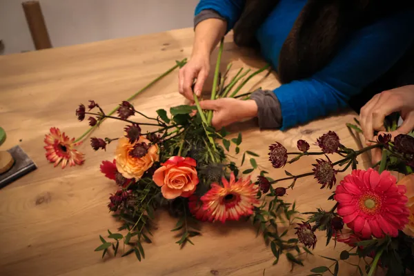 Composez votre bouquet de fleurs fraîches avec Isabelle - Image n°3 - Wecandoo