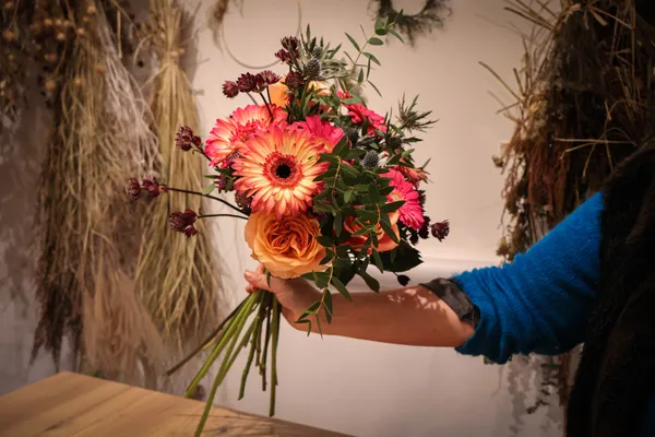Composez votre bouquet de fleurs fraîches avec Isabelle - Image n°4 - Wecandoo