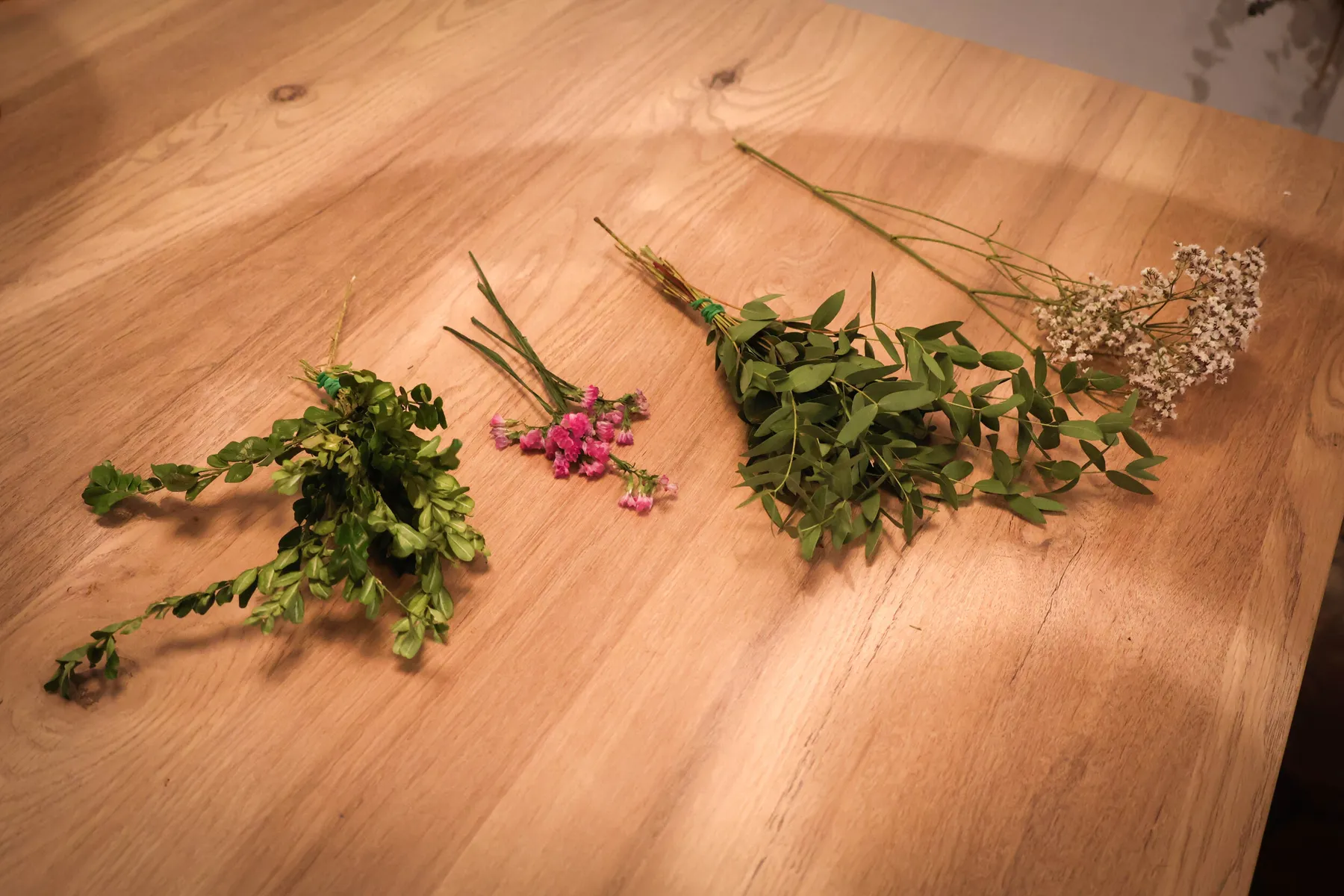 Réalisez votre couronne de tête fleurie avec Isabelle - Image n°1 - Wecandoo