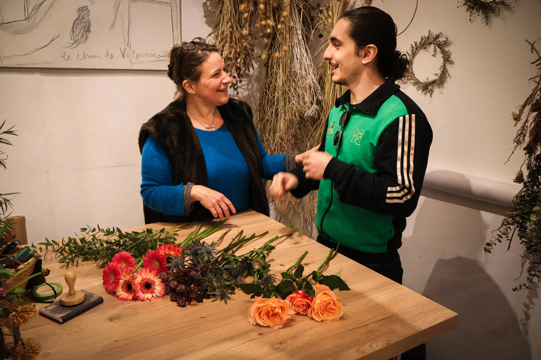 Réalisez votre couronne de tête fleurie avec Isabelle - Image n°4 - Wecandoo