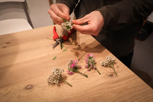 Réalisez votre couronne murale en fleurs séchées avec Isabelle - Afbeelding nr. 3 - Wecandoo