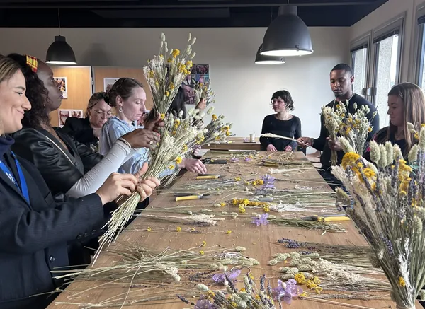 Get your team together and make your own dried flower bouquets with Lily and her team - Image n°3 - Wecandoo