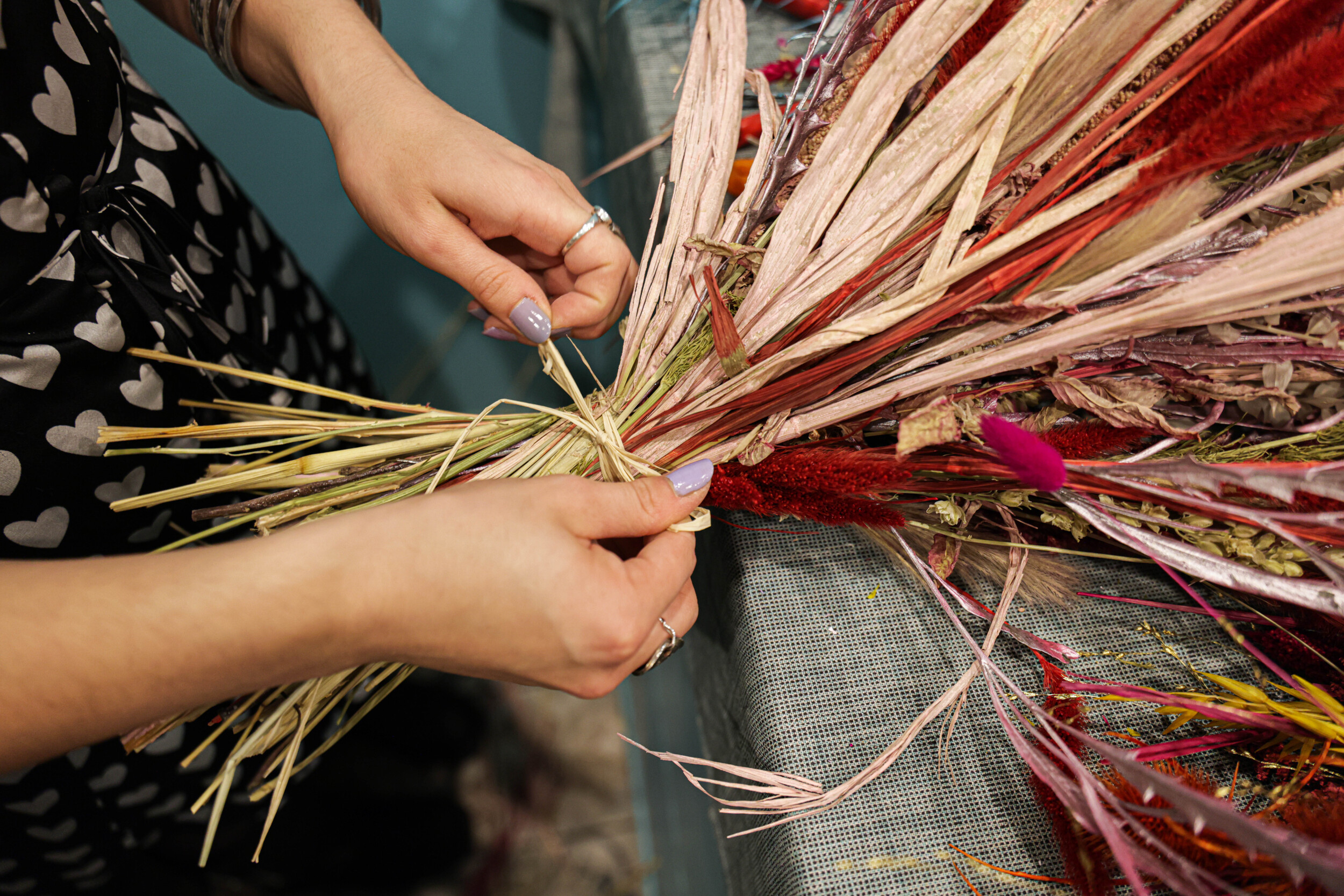 Créez vos bouquets de fleurs séchées en équipe