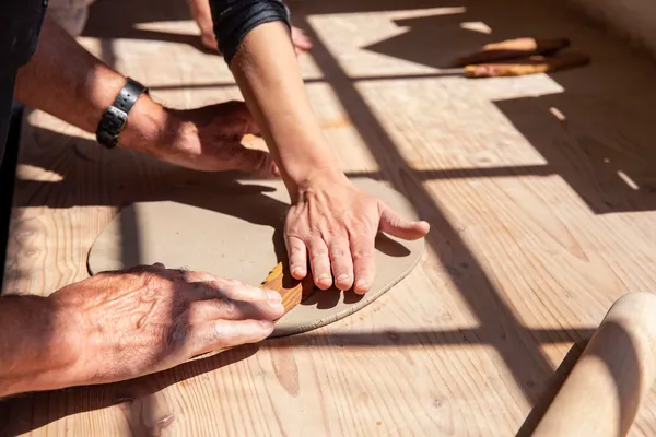 Modelez votre duo de mugs ou pichet avec Sandrine - Image n°1 - Wecandoo