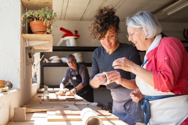 Modelez votre duo de mugs ou pichet avec Sandrine - Image n°3 - Wecandoo