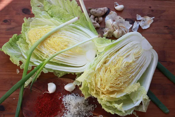 Préparez votre kimchi et dégustez des plats à base de kimchi avec Su hyun - Afbeelding nr. 3 - Wecandoo