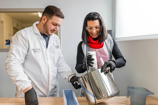 Fabriquez votre savon naturel par saponification à froid avec Ibrahim et Joanna - Image n°2 - Wecandoo